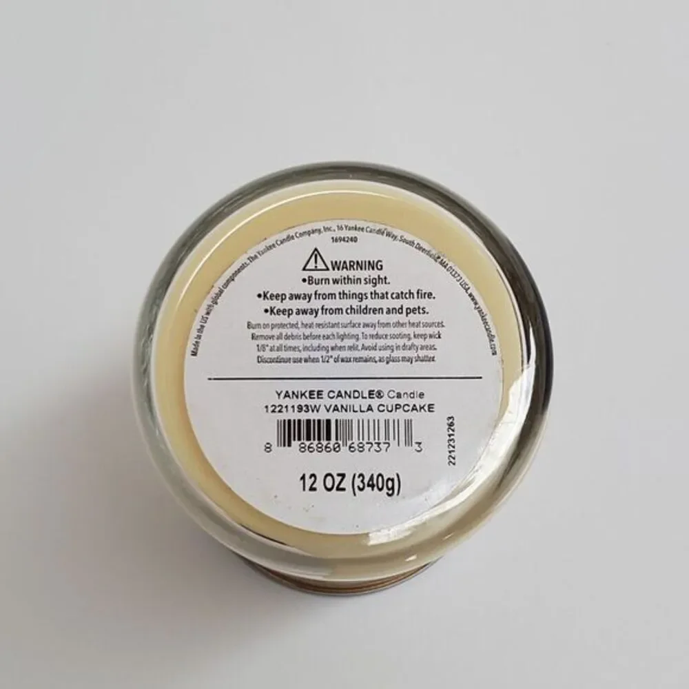 Yankee Candle Vanilla Cupcake 12 oz Scented Tumbler Candle Single Wick with Lid